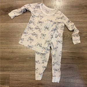 Caden Lane White and Black Bow Print Set